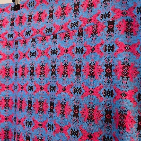LulaRoe Cassie Women's Blue Pink Geometric Boho Pencil Skirt Large - Picture 2 of 5